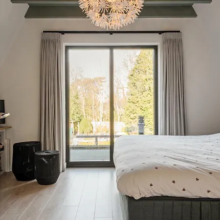 Villa Goldfinch