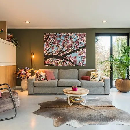 Villa Goldfinch *