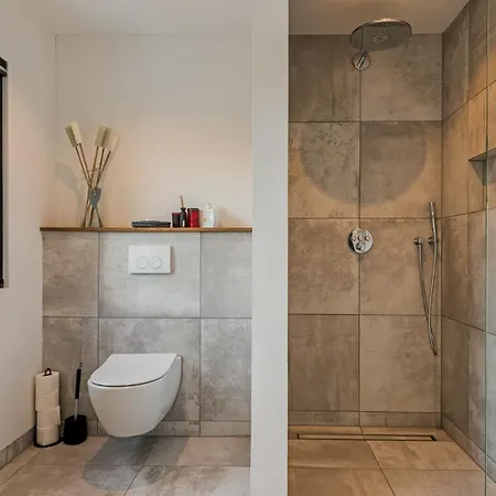 Goldfinch Villa Bergen