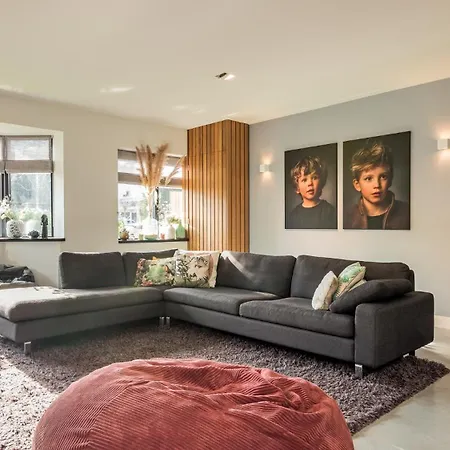 Villa Goldfinch *